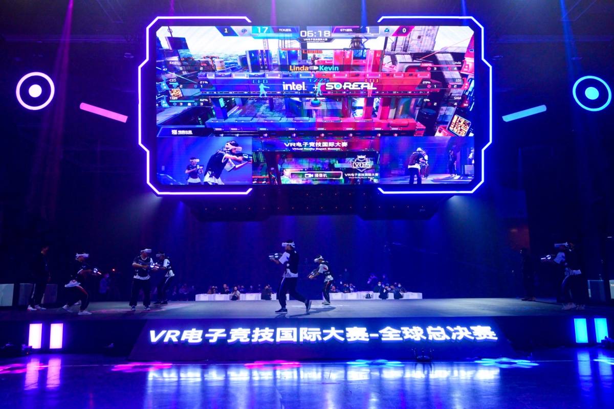 关于【虚拟比赛】使用AR/VR技术体验球场生活的信息