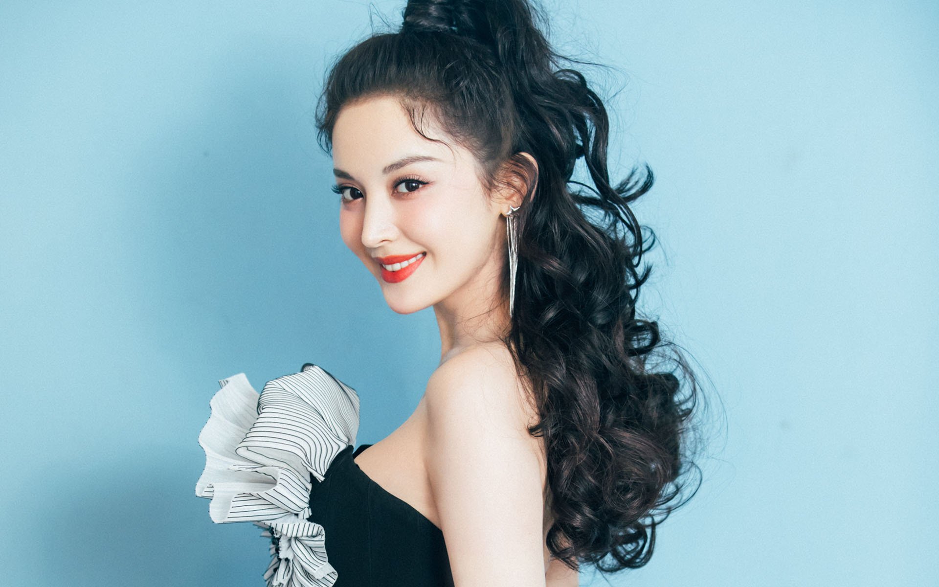 中国男足在巴黎奥运会比赛中以3-1击败巴西，北京奥运会男足中国vs巴西