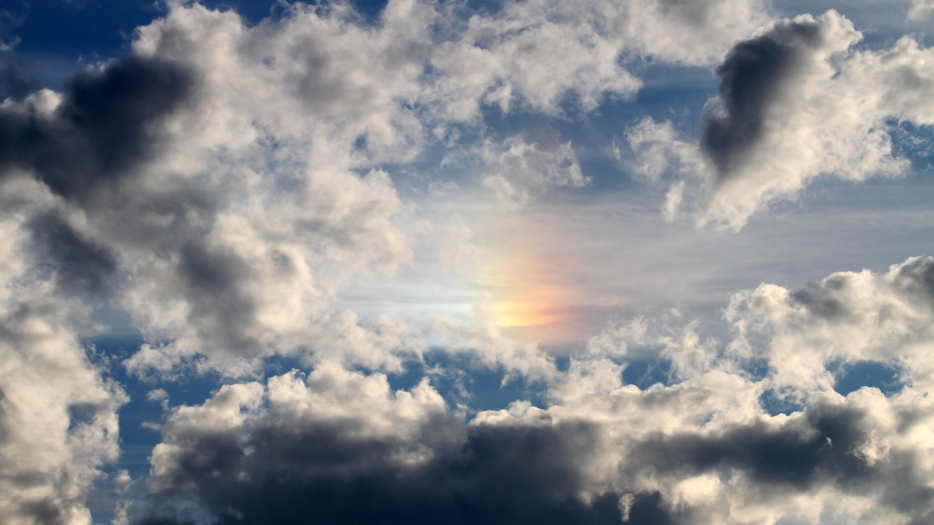 激烈交锋:双方拼尽全力,留下一场经典战役!,激烈冲突