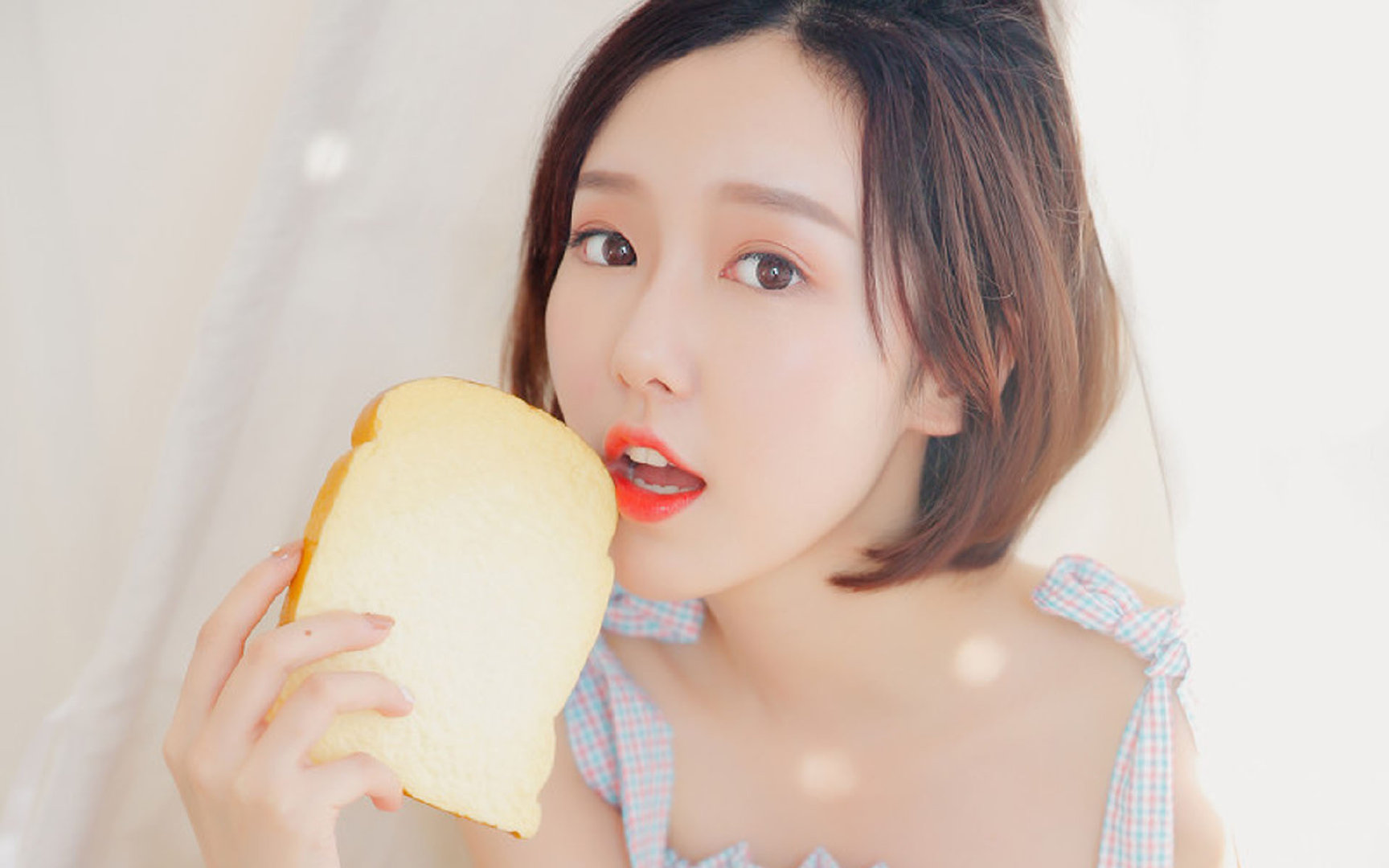 Kaiyun APP-西班牙反曲弓男队在“春箭”大奖赛中获得第四名，西班牙弓箭手庆祝动作