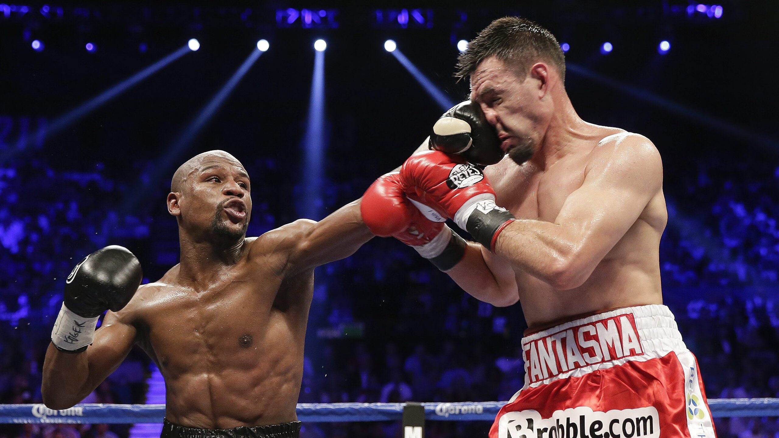 开云体育在线赛事直播-湖人篮网激烈对决，场上实力碰撞令人震撼，湖人与篮网队比赛