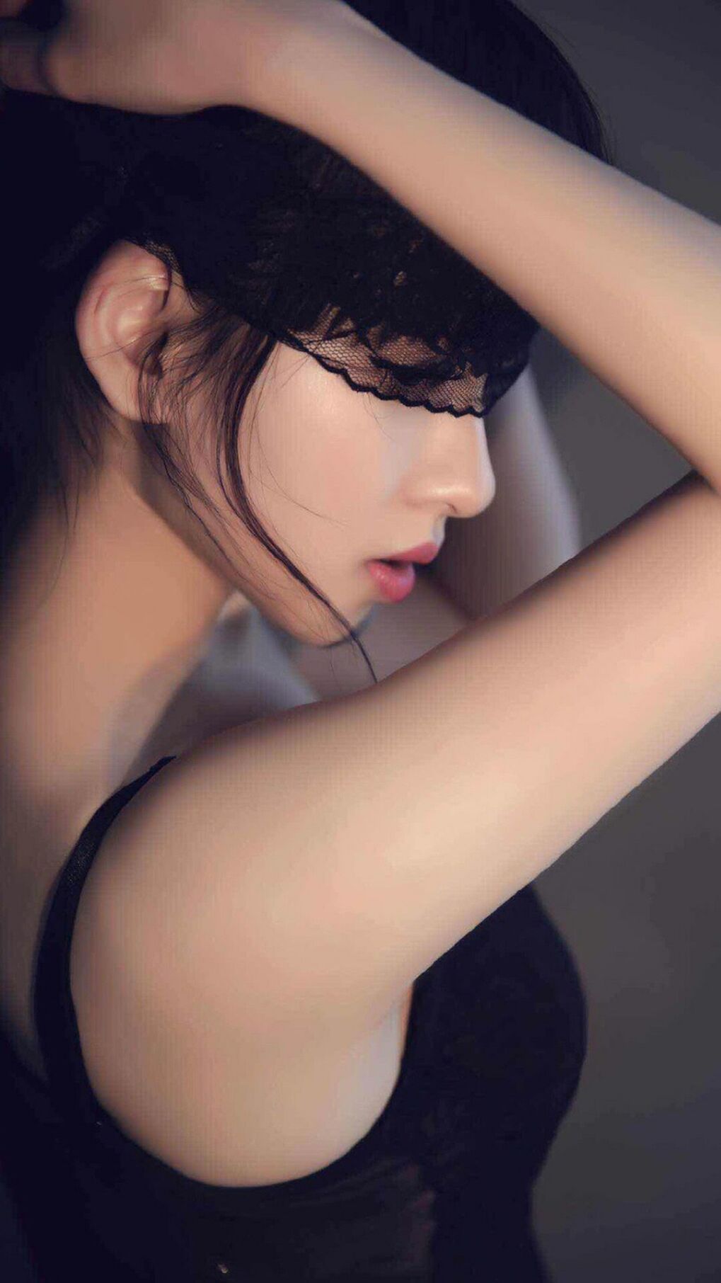 轻艇马拉松鸣枪,选手湖中竞风流,赛艇马拉松