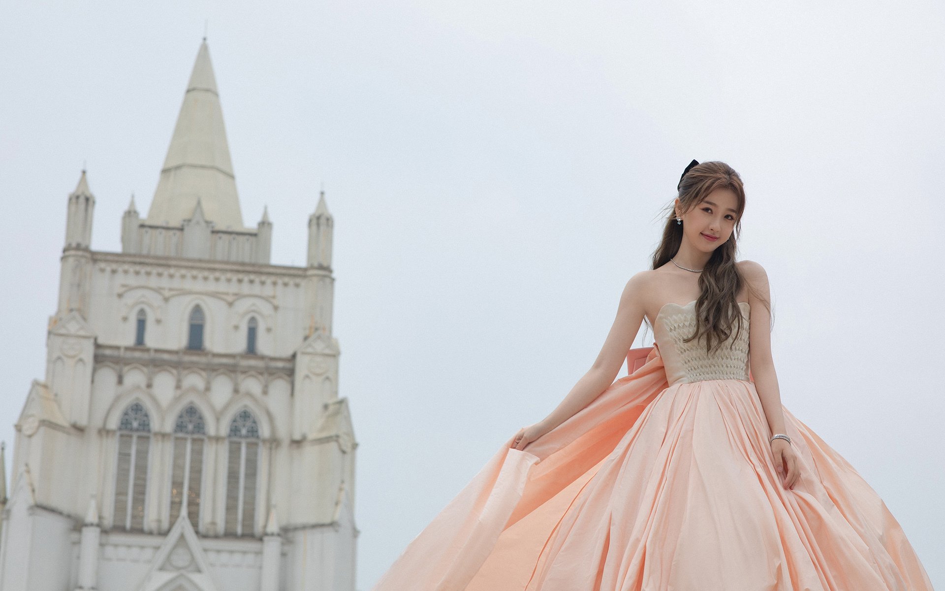 kaiyun-霍勒迪攻防一体成为雄鹿战术核心，霍勒迪22分雄鹿轻取开拓者